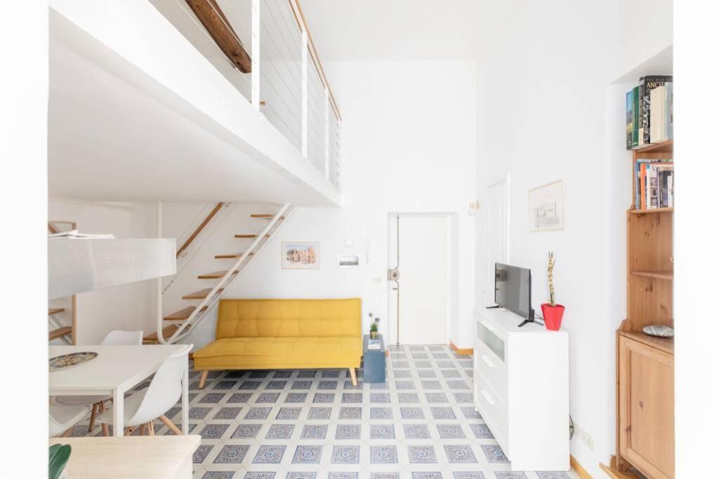 Apartment Iflat Yellow Monti Rom